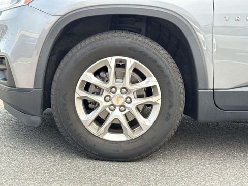 Used 2019 Chevrolet Traverse LS FWD image 12