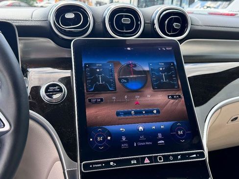 Used 2023 Mercedes-Benz GLC 300 4MATIC image 26