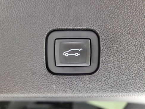 Certified 2023 Cadillac XT6 Luxury image 9