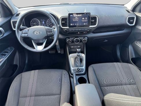 Used 2022 Hyundai Venue SEL w/ Cargo Package image 9