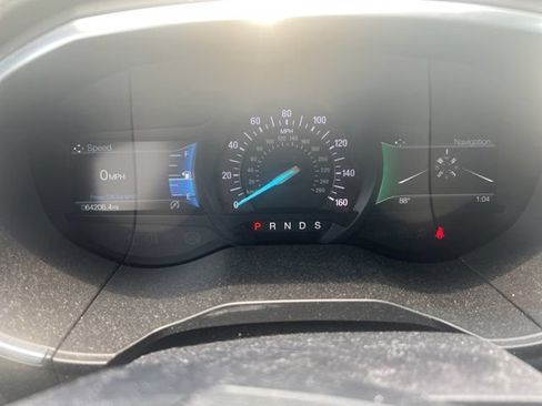 Certified 2019 Ford Edge Titanium w/ Cold Weather Package AWD/4WD image 4