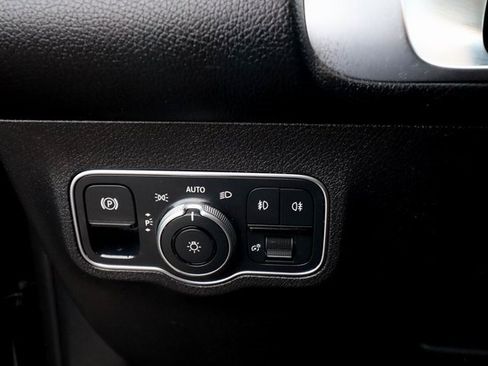 Used 2022 Mercedes-Benz GLB 250 4MATIC image 54