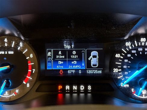 Used 2015 Ford Fusion SE image 29