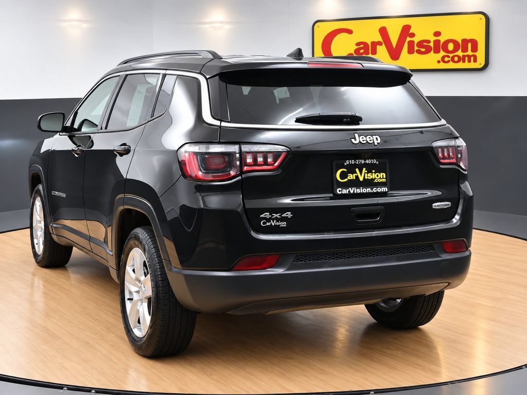 Used 2022 Jeep Compass Latitude w/ Convenience Group AWD/4WD image 5
