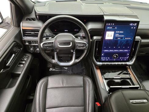 Used 2025 GMC Yukon XL Denali image 20