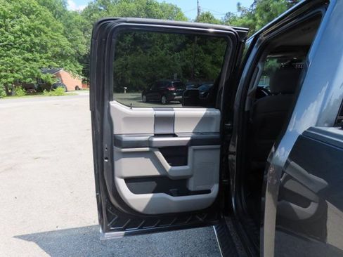 Used 2019 Ford F150 XLT w/ Equipment Group 302A Luxury AWD/4WD image 11