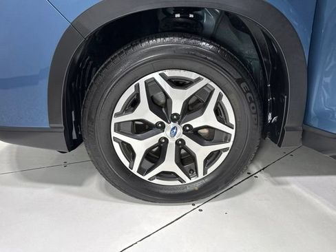 Used 2019 Subaru Forester Premium AWD/4WD image 6