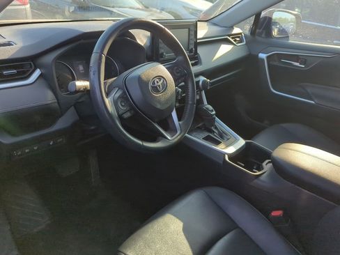 Used 2022 Toyota RAV4 XLE Premium FWD image 8