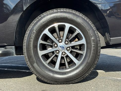 Used 2021 Ford Expedition Max XLT image 31