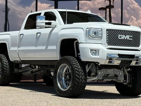 Used 2017 GMC Sierra 3500 Denali w/ Duramax Plus Package AWD/4WD image 17