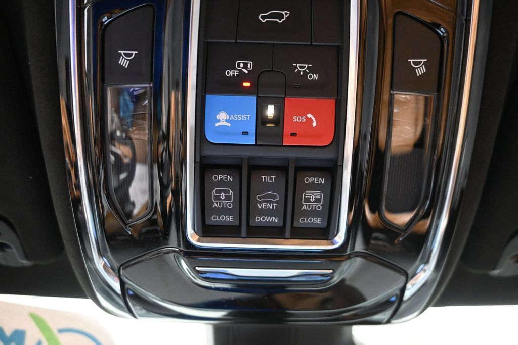 Used 2023 Jeep Grand Wagoneer Series III AWD/4WD image 23
