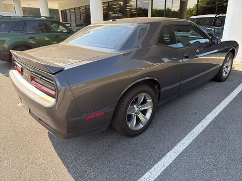 Used 2020 Dodge Challenger SXT RWD image 2