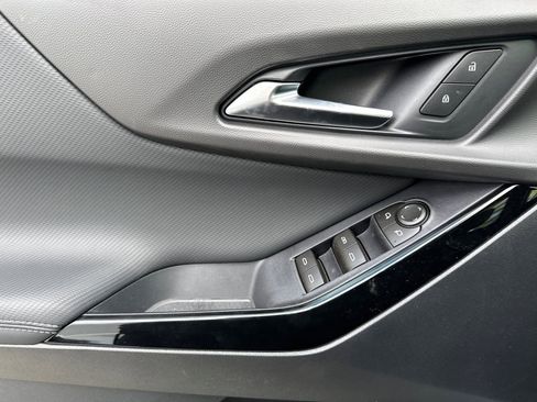 New 2026 Chevrolet Equinox LT w/ Safety and Technology Package FWD image 10