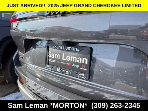 New 2025 Jeep Grand Cherokee Limited w/ Black Appearance Package image 11