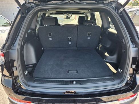 New 2025 Jeep Grand Cherokee Laredo w/ Luxury Tech Group I AWD/4WD image 6