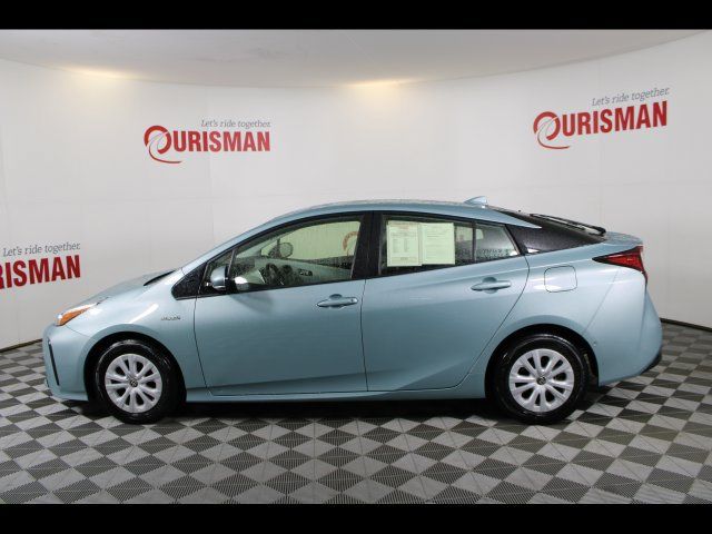 Used 2019 Toyota Prius LE FWD image 4
