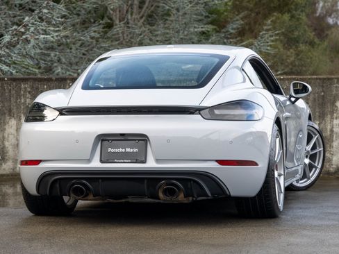 Certified 2024 Porsche 718 Cayman GT4 image 11