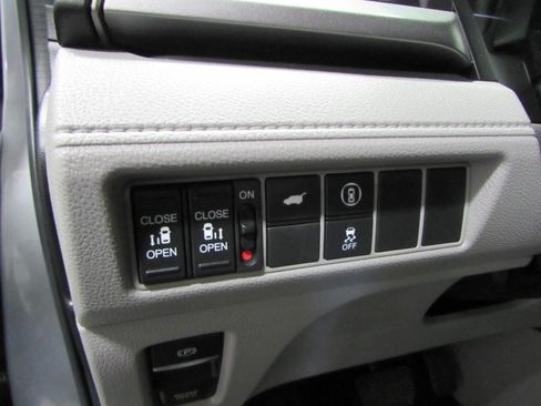Used 2024 Honda Odyssey EX-L image 23