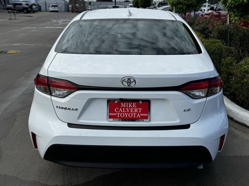 Used 2025 Toyota Corolla LE FWD image 8