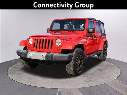 Used 2013 Jeep Wrangler Unlimited Sahara w/ Connectivity Group image 4