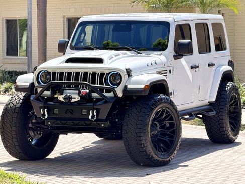 Used 2026 Jeep Wrangler Unlimited Sahara AWD/4WD image 28