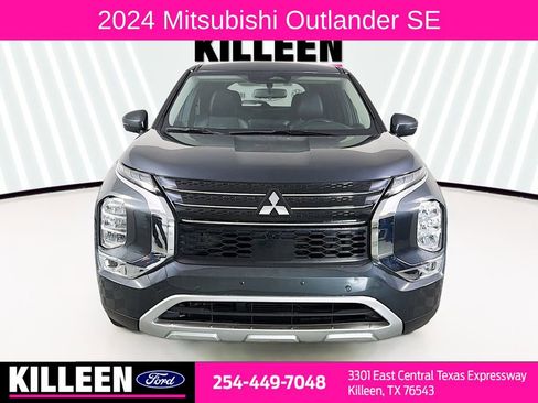 Used 2024 Mitsubishi Outlander SE AWD/4WD image 2
