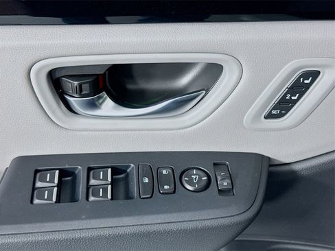 New 2025 Honda Pilot EX-L image 25