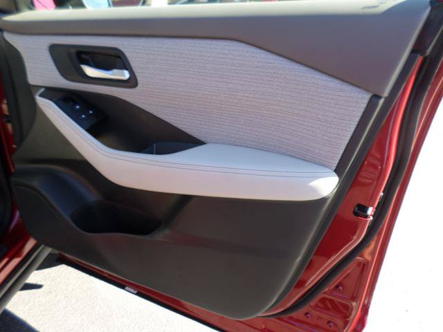 Used 2023 Nissan Rogue SV AWD/4WD image 33