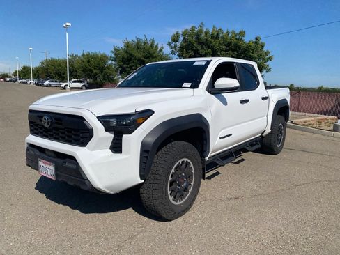 Used 2024 Toyota Tacoma TRD Off-Road w/ TRD Off Road Upgrade Package AWD/4WD image 1