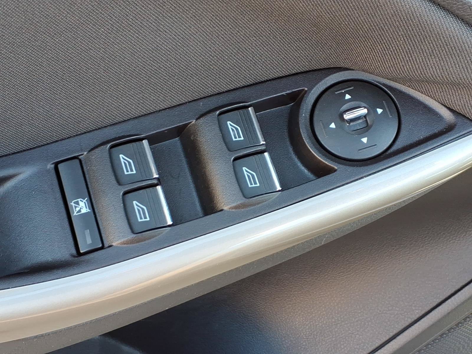 Used 2012 Ford Focus SEL FWD image 15