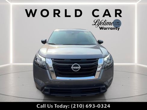 Used 2025 Nissan Pathfinder S FWD image 2
