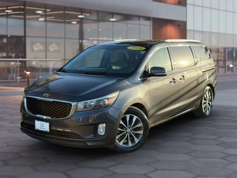 Used 2018 Kia Sedona SX FWD image 2