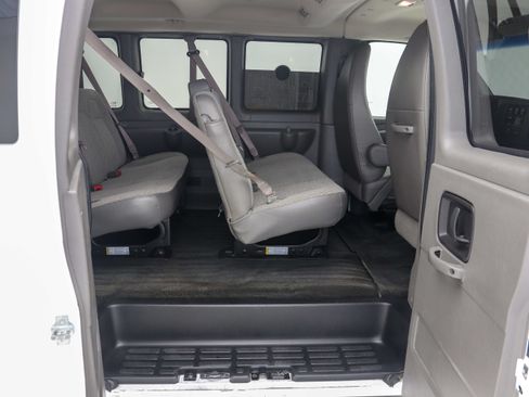 Used 2015 Chevrolet Express 3500 LT w/ LT Preferred Equipment Group RWD image 13