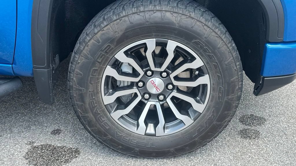 Used 2023 GMC Sierra 1500 AT4 w/ Technology Package AWD/4WD image 8