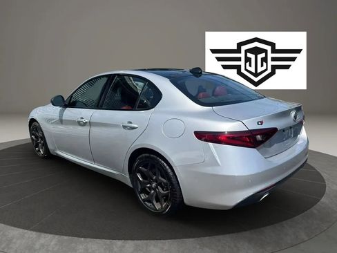 Used 2021 Alfa Romeo Giulia Sprint w/ Nero Edizione AWD/4WD image 4
