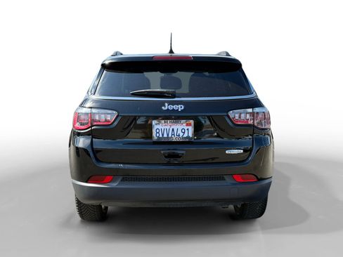 Used 2020 Jeep Compass Latitude FWD image 4