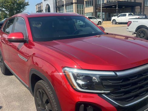Used 2024 Volkswagen Atlas Cross Sport SEL AWD/4WD image 20