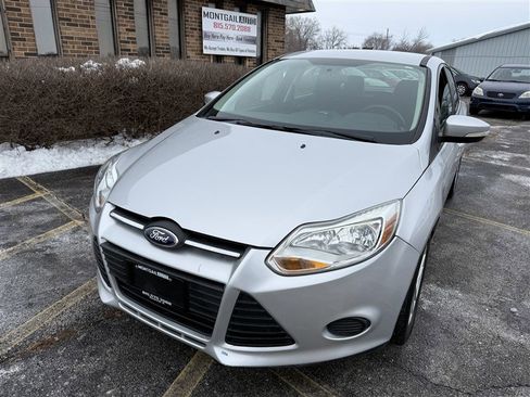 Used 2014 Ford Focus SE w/ SE Winter Package image 2