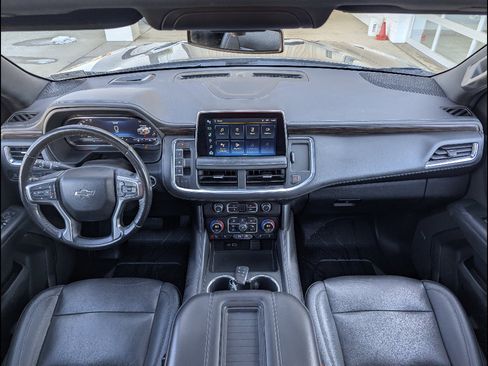 Used 2022 Chevrolet Suburban Z71 w/ Luxury Package AWD/4WD image 28