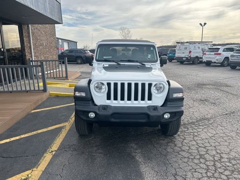 Used 2021 Jeep Wrangler Unlimited Sport AWD/4WD image 2