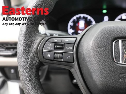 Used 2023 Honda HR-V LX image 15