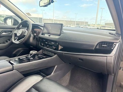 Used 2024 Nissan Rogue SL FWD image 18