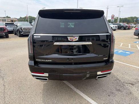 Used 2025 Cadillac Escalade ESV Premium Luxury w/ LPO, Floor Liner Package AWD/4WD image 4