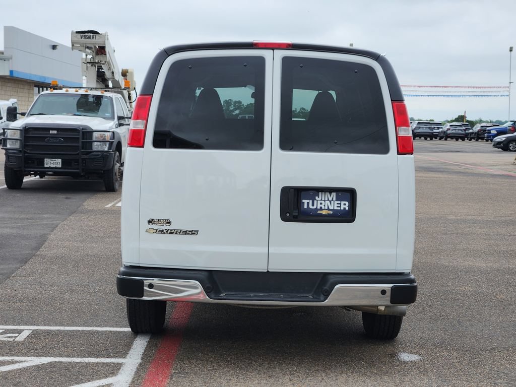 Used 2025 Chevrolet Express 2500 LT w/ LT Preferred Equipment Group RWD image 6