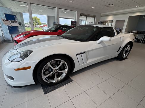 Used 2013 Chevrolet Corvette Grand Sport w/ 4LT Preferred Equipment Group RWD image 9