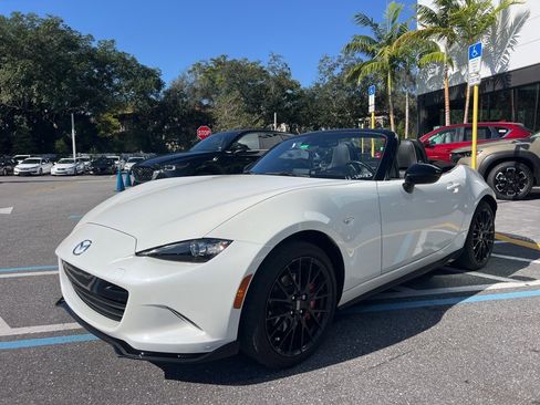 Used 2023 MAZDA MX-5 Miata Club w/ Brembo/BBS Recaro Package image 12