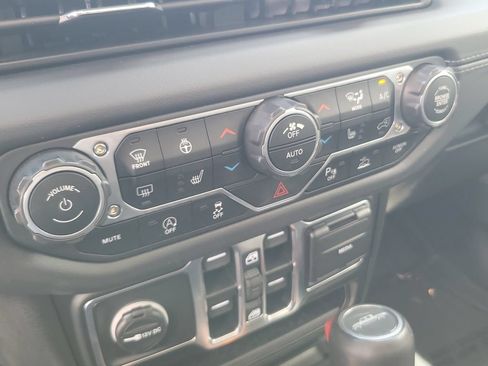 Used 2025 Jeep Gladiator Sport AWD/4WD image 26