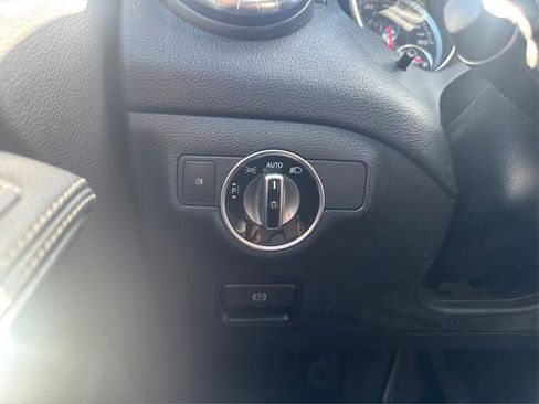 Used 2018 Mercedes-Benz CLA 250 4MATIC image 17