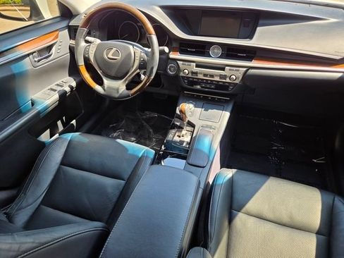 Used 2014 Lexus ES 350 w/ Luxury Package FWD image 31