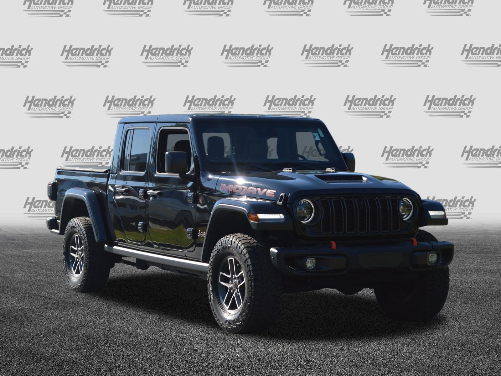 Used 2024 Jeep Gladiator Mojave AWD/4WD image 5
